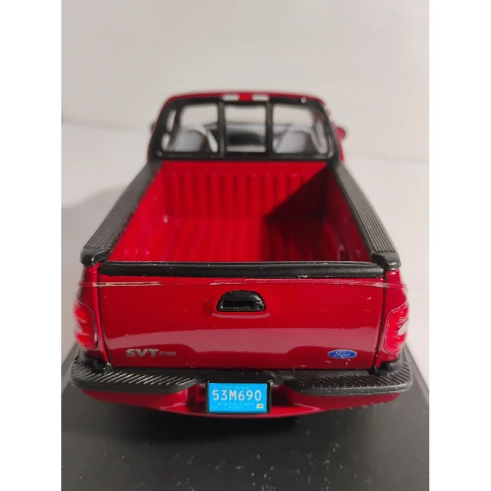 BURAGO GOLD Coll. 1999 Ford F-150 SVT LIGHTNING 1/21 Diecast Pickup Red
